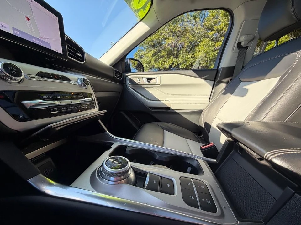 2023 Ford Explorer 6th Gen - Image 17 of 21