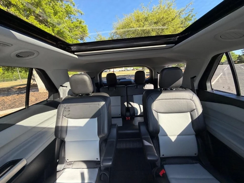 2023 Ford Explorer 6th Gen - Image 20 of 21
