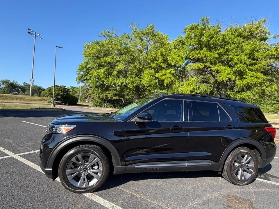 2023 Ford Explorer 6th Gen - Image 2 of 21