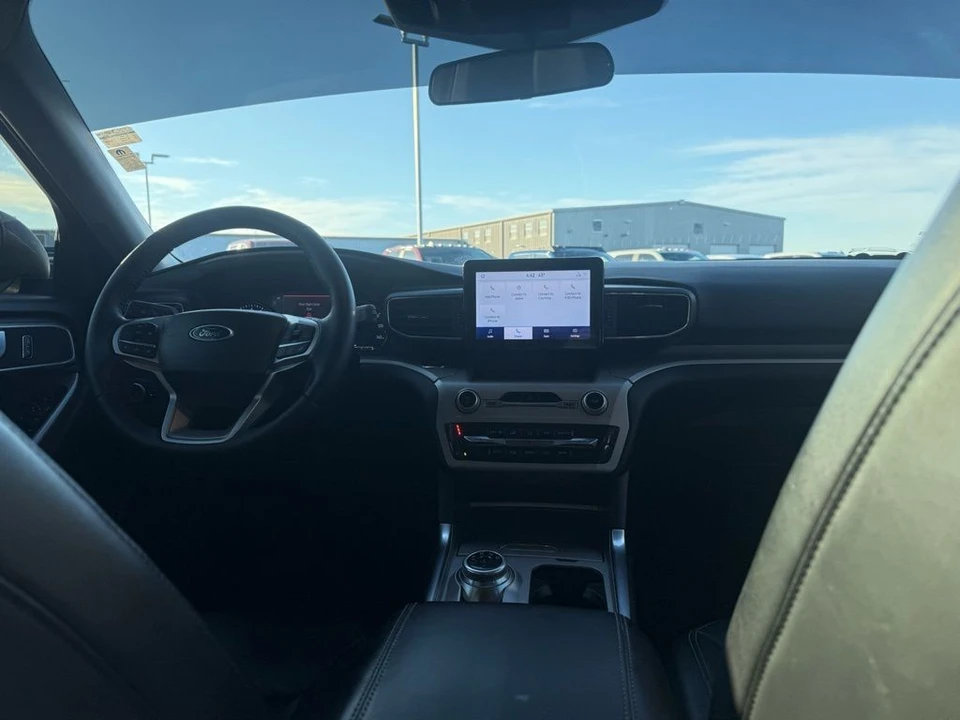 2023 Ford Explorer 6th Gen - Image 19 of 21