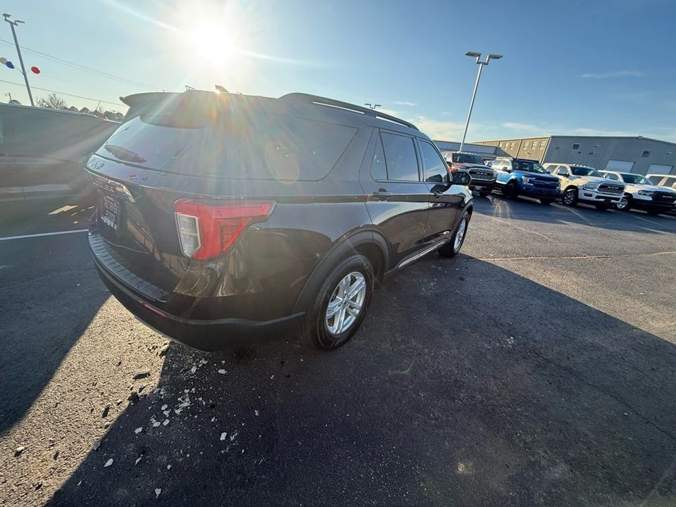 2023 Ford Explorer 6th Gen - Image 6 of 12