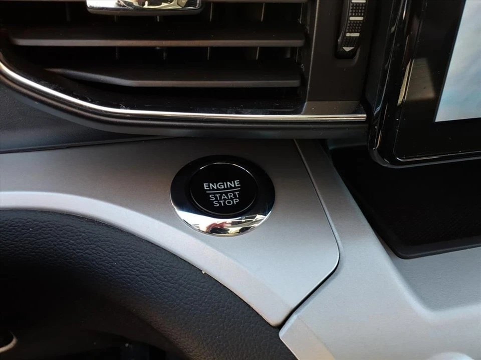 2023 Ford Explorer 6th Gen - Image 11 of 12