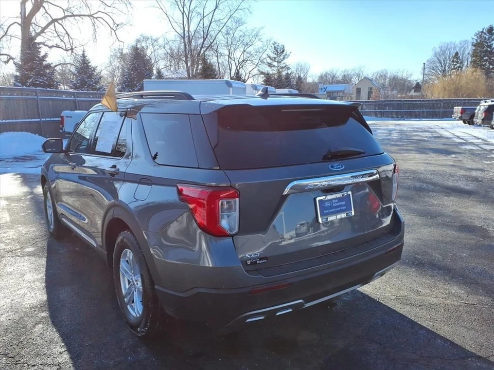 2023 Ford Explorer 6th Gen - Image 5 of 12