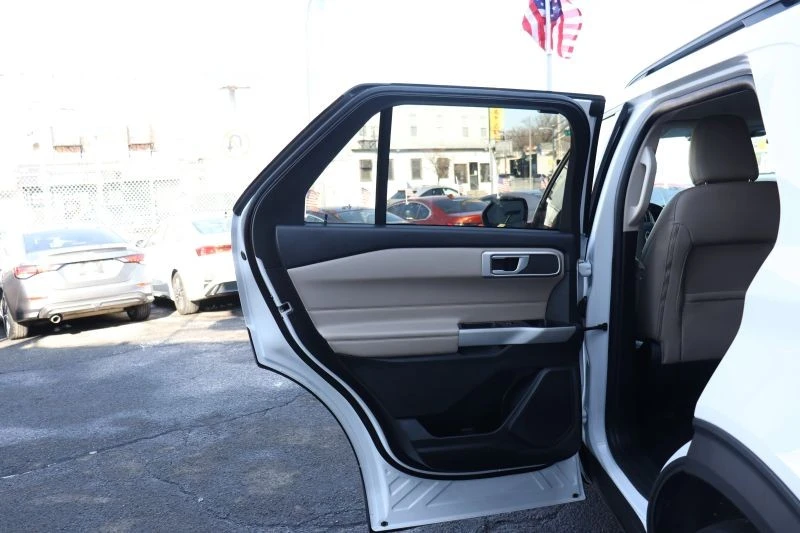 2023 Ford Explorer 6th Gen - Image 10 of 12