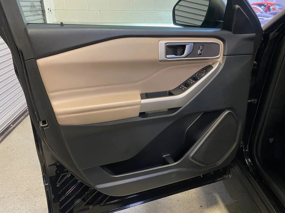 2023 Ford Explorer 6th Gen - Image 14 of 21