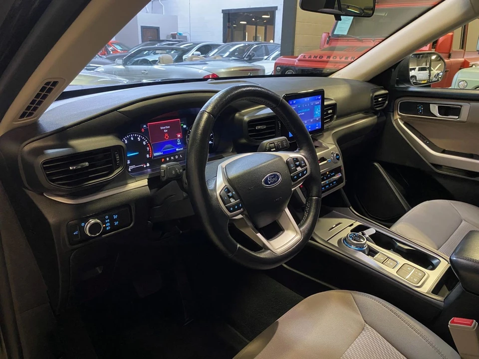2023 Ford Explorer 6th Gen - Image 15 of 21