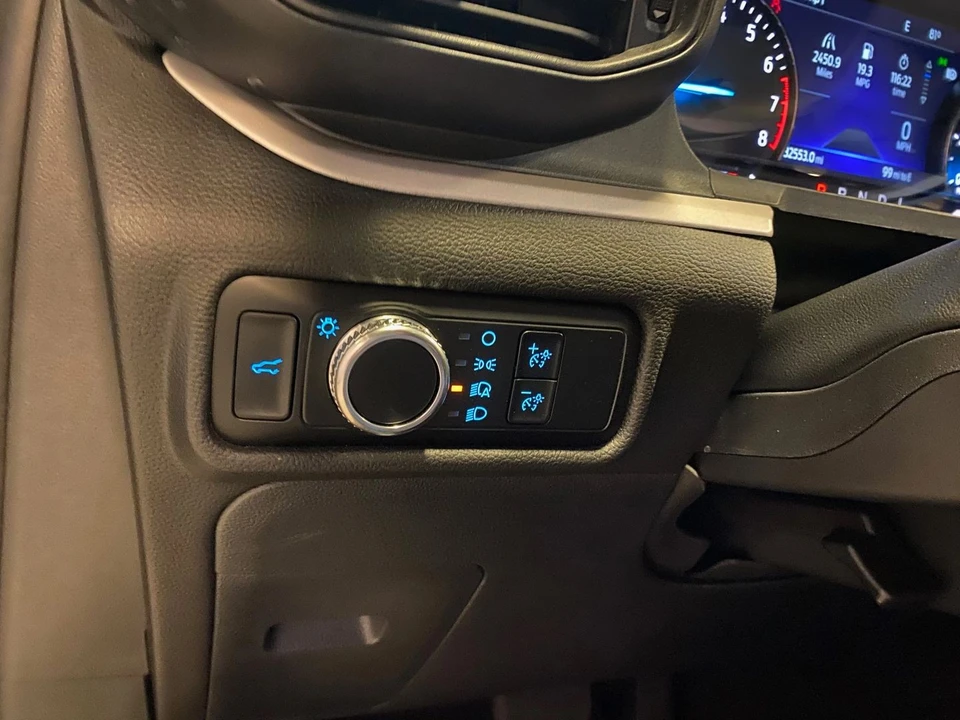 2023 Ford Explorer 6th Gen - Image 19 of 21