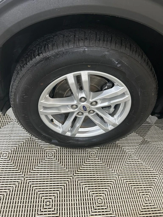 2023 Ford Explorer 6th Gen - Image 10 of 12