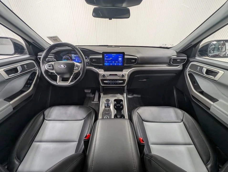 2023 Ford Explorer 6th Gen - Image 3 of 12