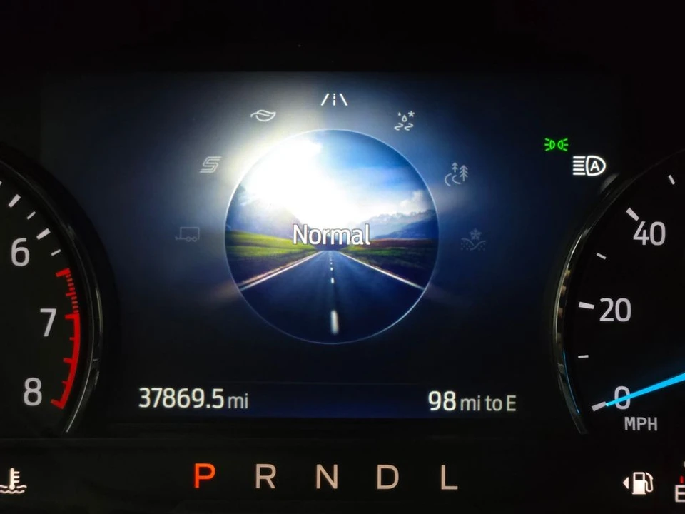 2023 Ford Explorer 6th Gen - Image 5 of 12