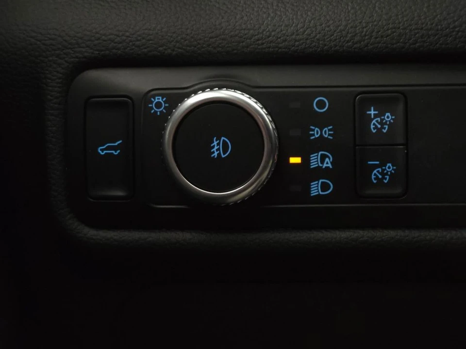 2023 Ford Explorer 6th Gen - Image 8 of 12