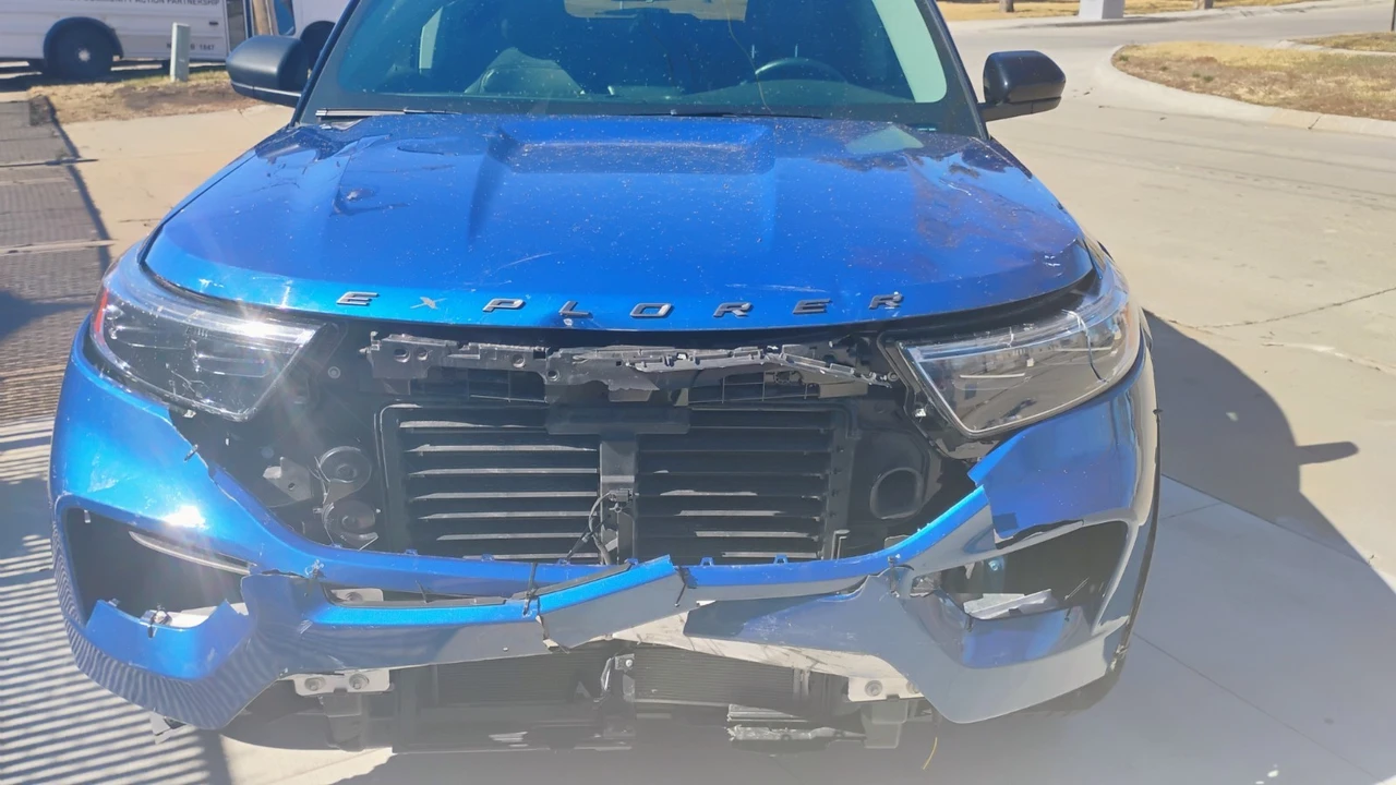 2023 Ford Explorer 6th Gen - Image 4 of 20