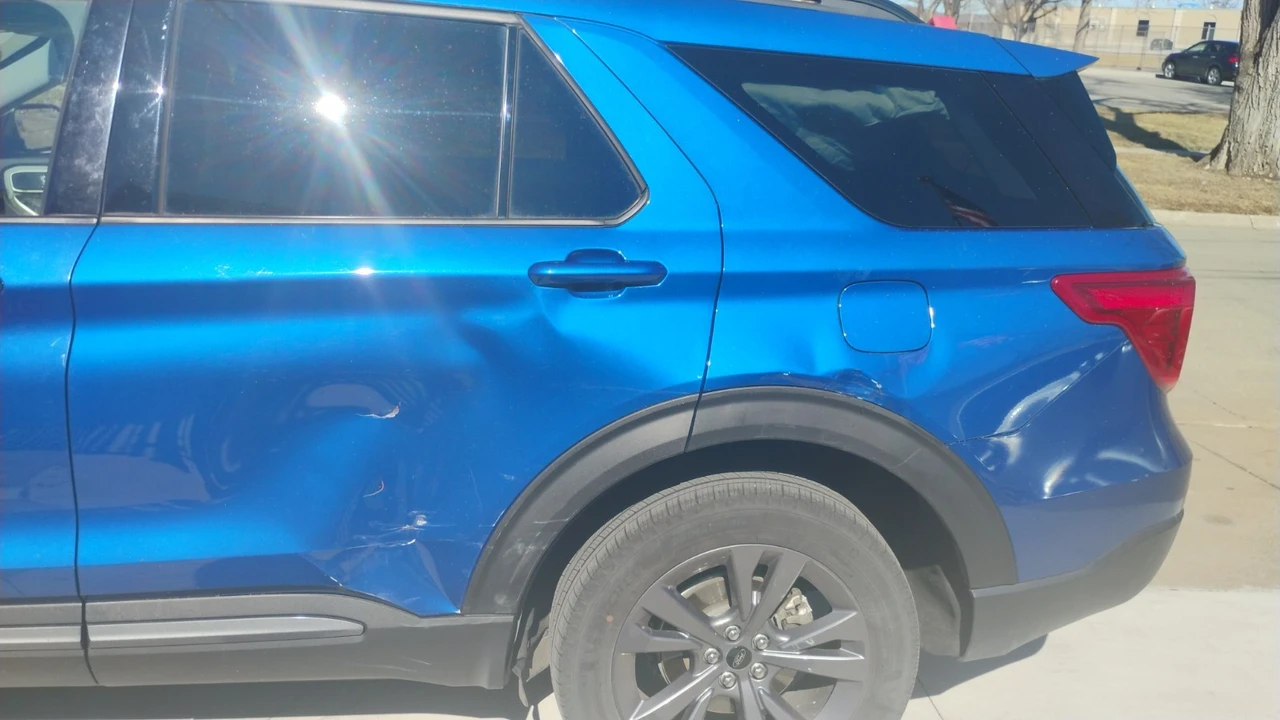 2023 Ford Explorer 6th Gen - Image 7 of 20