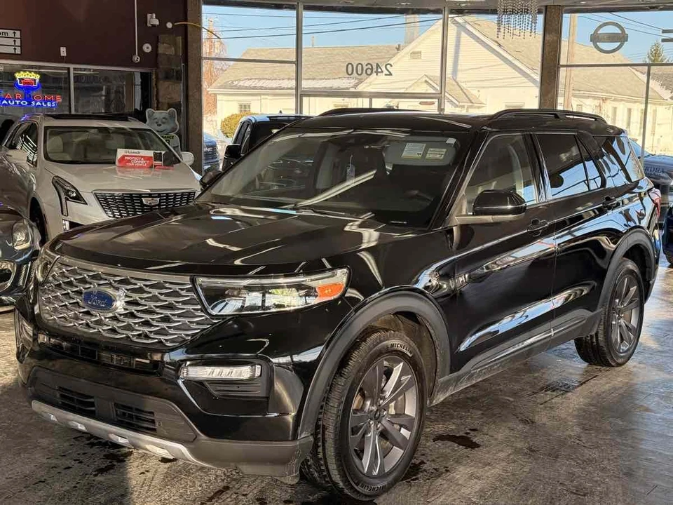 2023 Ford Explorer 6th Gen - Image 2 of 21