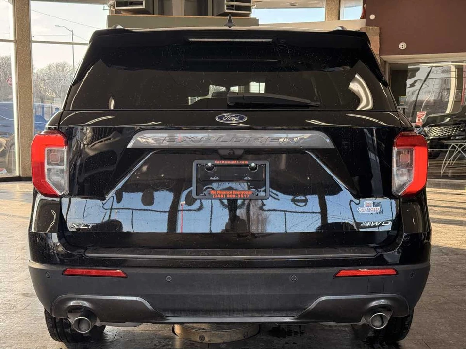 2023 Ford Explorer 6th Gen - Image 15 of 21