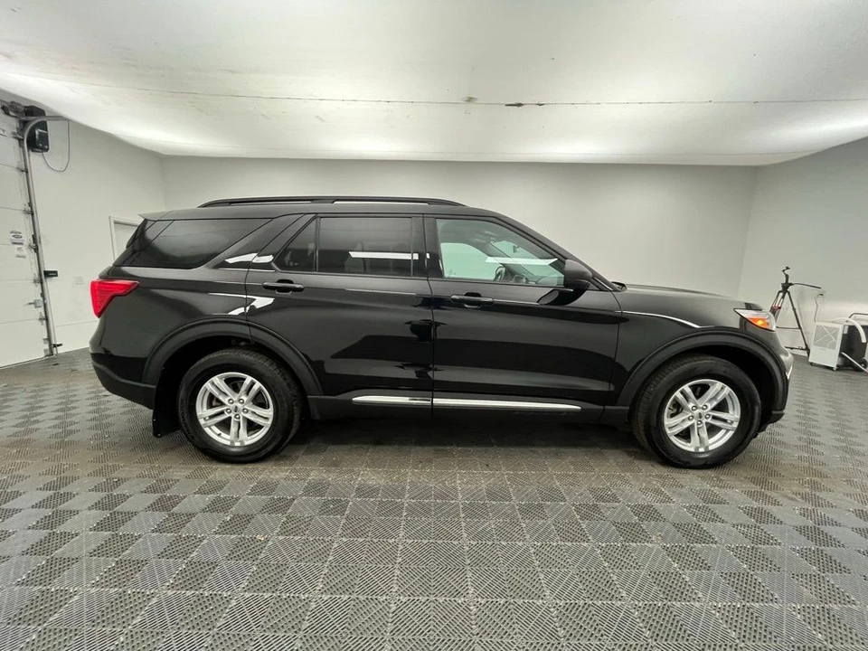2023 Ford Explorer 6th Gen - Image 6 of 12