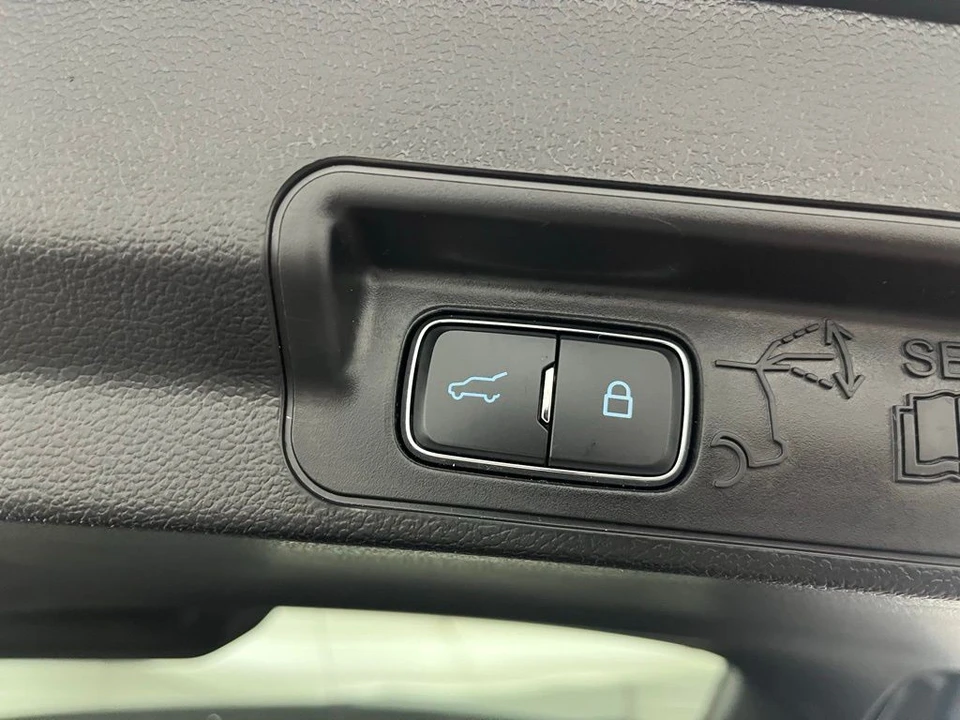 2023 Ford Explorer 6th Gen - Image 10 of 12