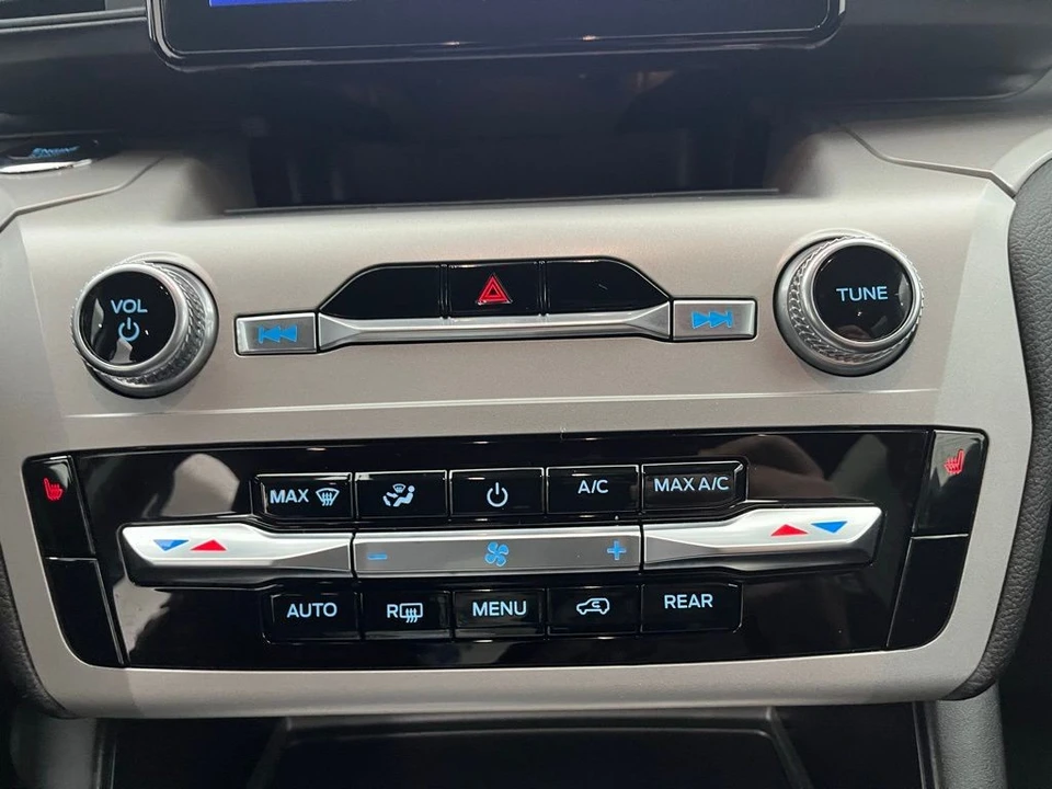 2023 Ford Explorer 6th Gen - Image 4 of 12