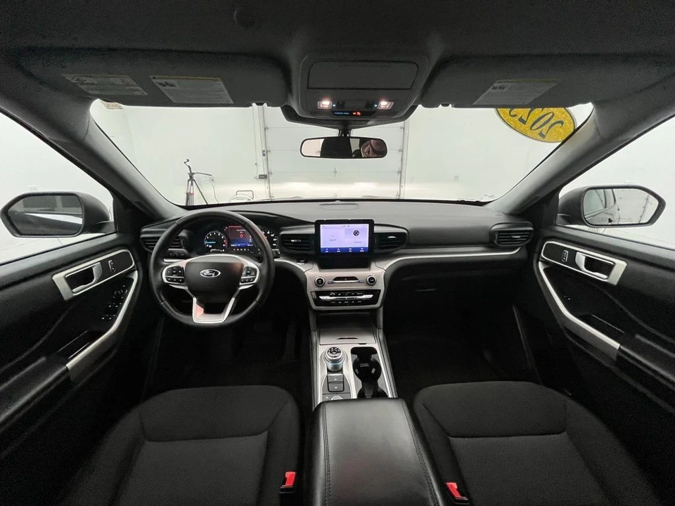2023 Ford Explorer 6th Gen - Image 2 of 12