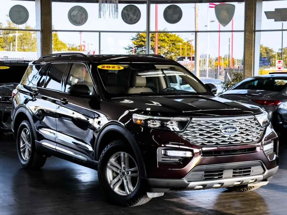 2023 Ford Explorer 6th Gen - Image 2 of 21