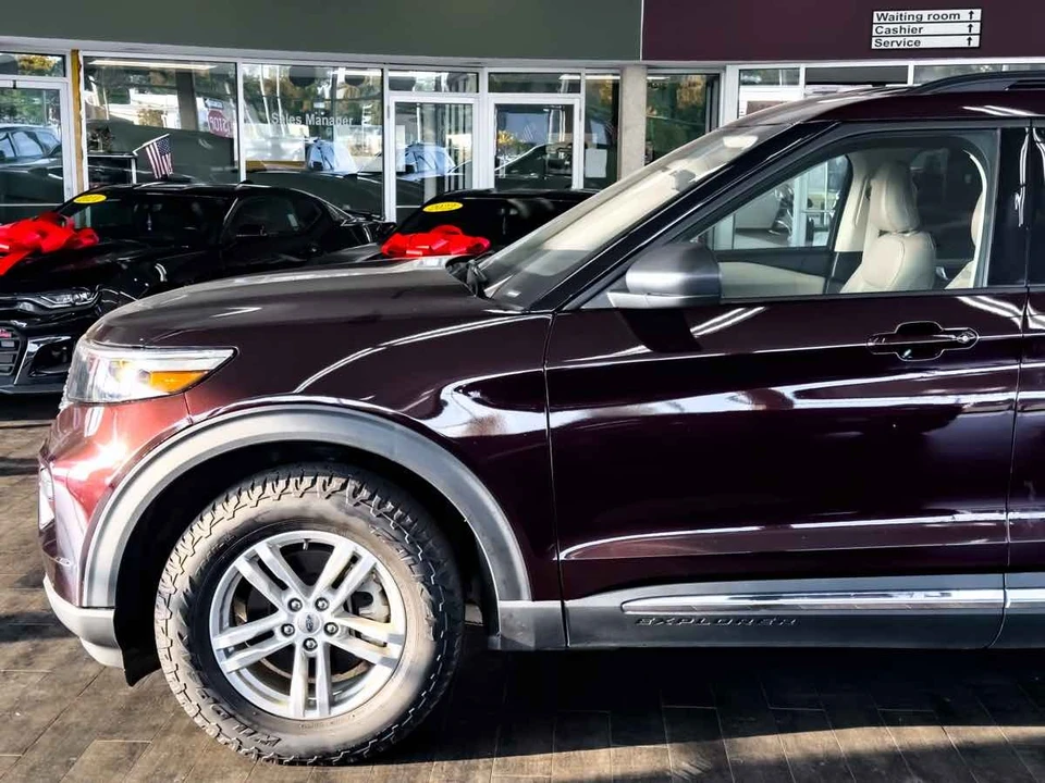 2023 Ford Explorer 6th Gen - Image 8 of 21