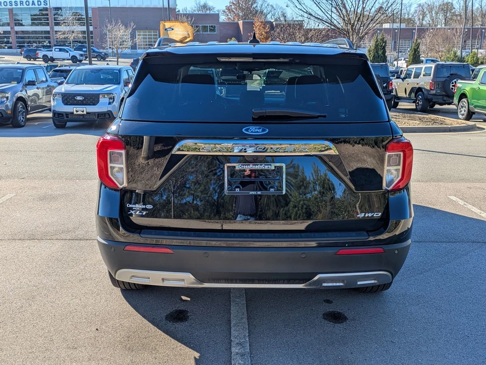 2023 Ford Explorer 6th Gen - Image 5 of 12