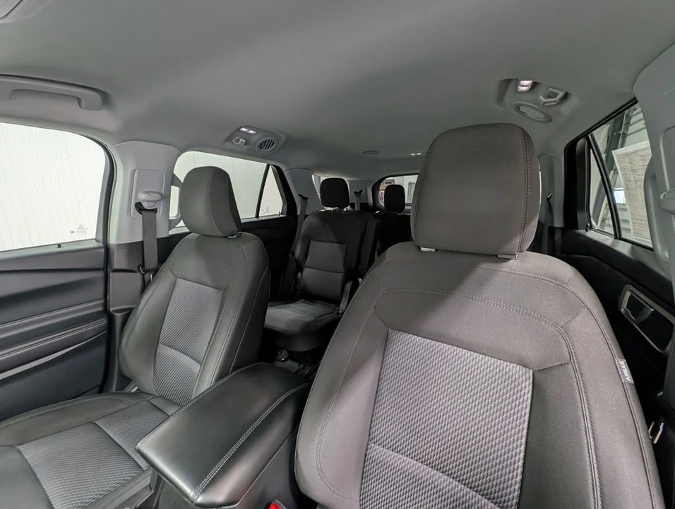 2023 Ford Explorer 6th Gen - Image 5 of 13