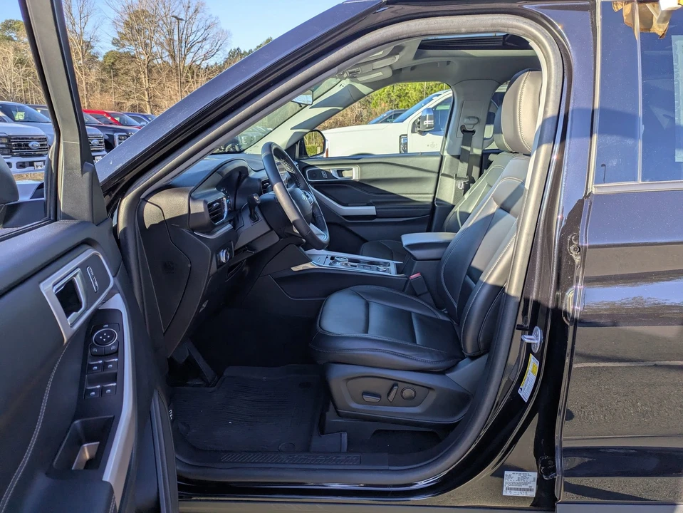 2023 Ford Explorer 6th Gen - Image 12 of 12
