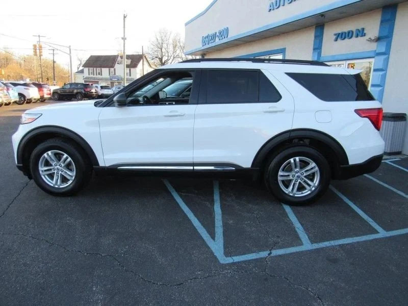 2023 Ford Explorer 6th Gen - Image 4 of 12