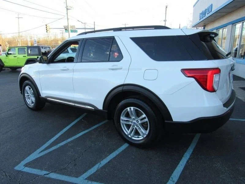 2023 Ford Explorer 6th Gen - Image 5 of 12
