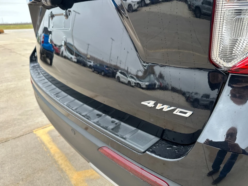 2023 Ford Explorer 6th Gen - Image 11 of 12
