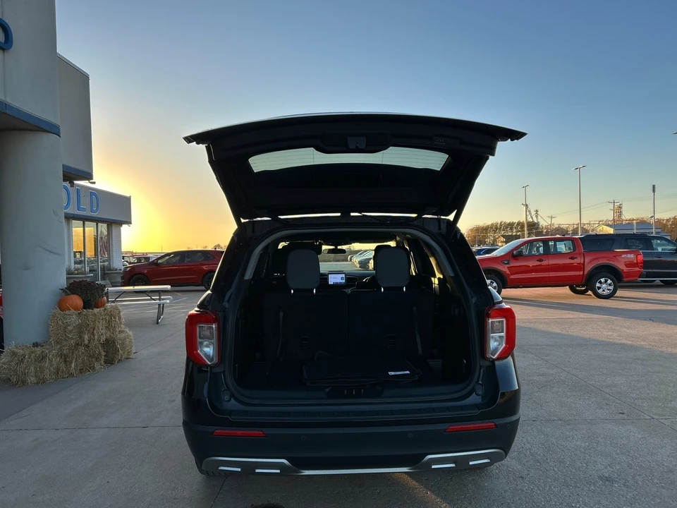 2023 Ford Explorer 6th Gen - Image 8 of 12
