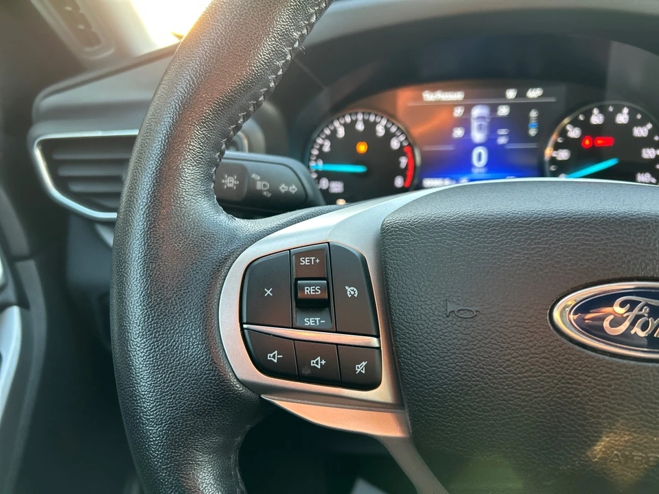 2023 Ford Explorer 6th Gen - Image 14 of 21