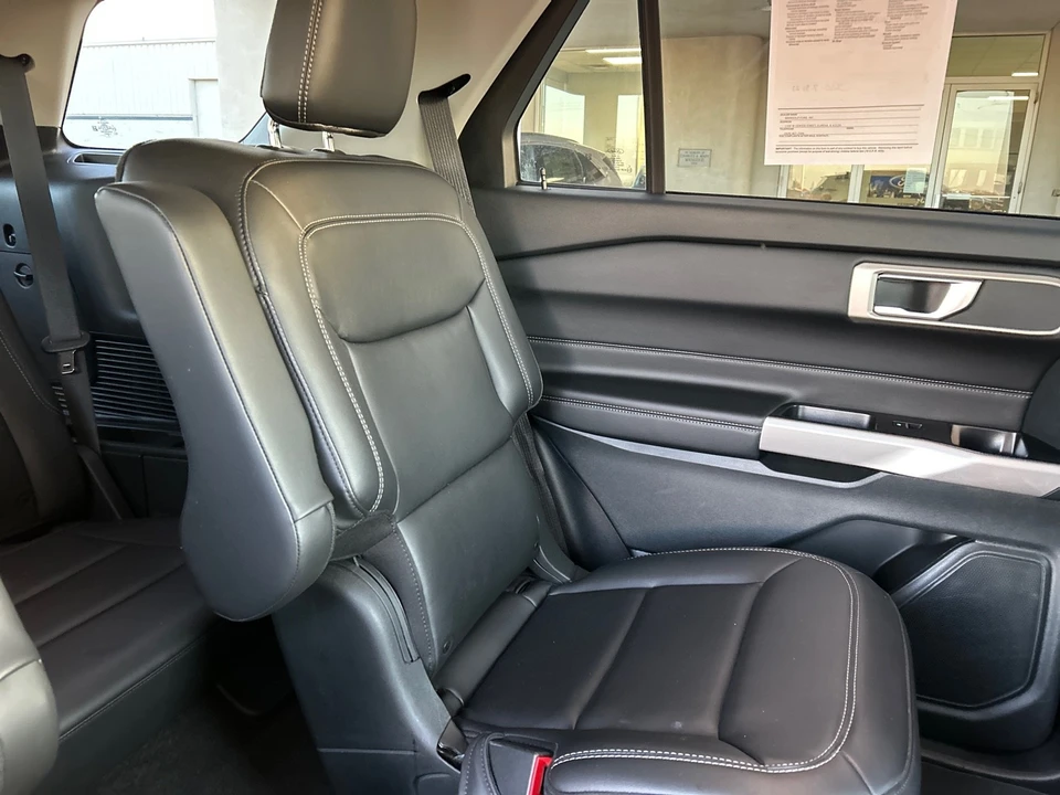2023 Ford Explorer 6th Gen - Image 11 of 12