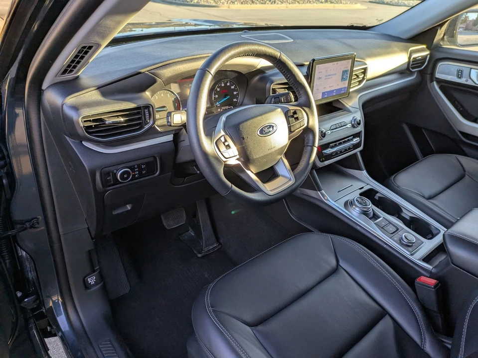 2023 Ford Explorer 6th Gen - Image 14 of 21