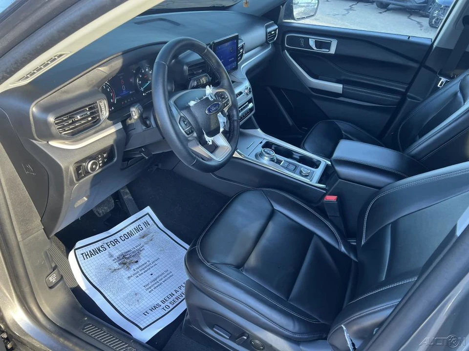 2023 Ford Explorer 6th Gen - Image 5 of 12