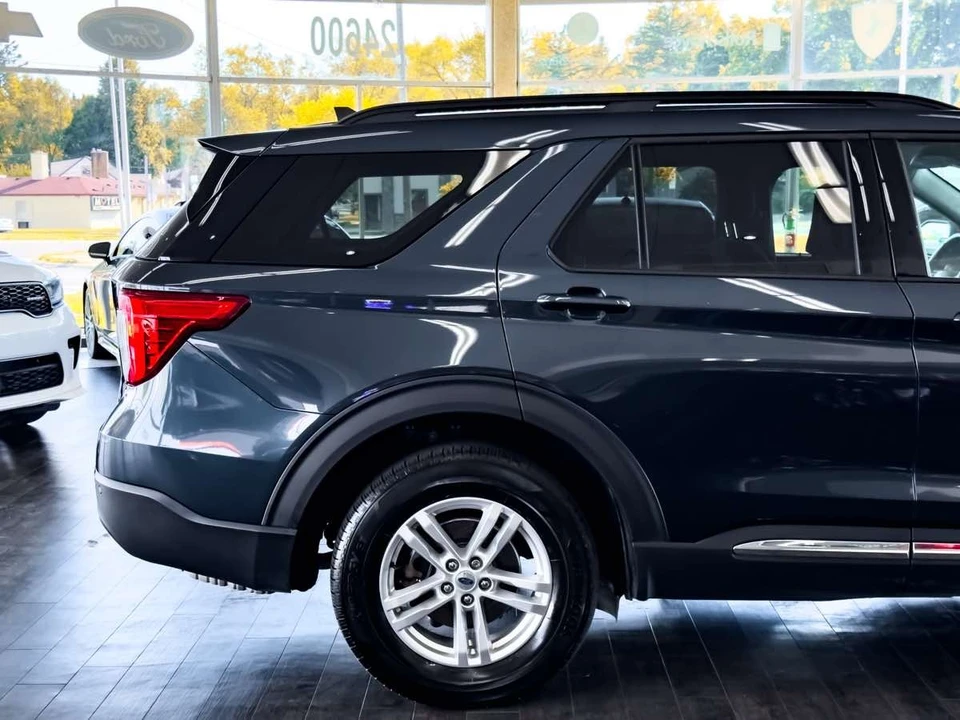2023 Ford Explorer 6th Gen - Image 17 of 21