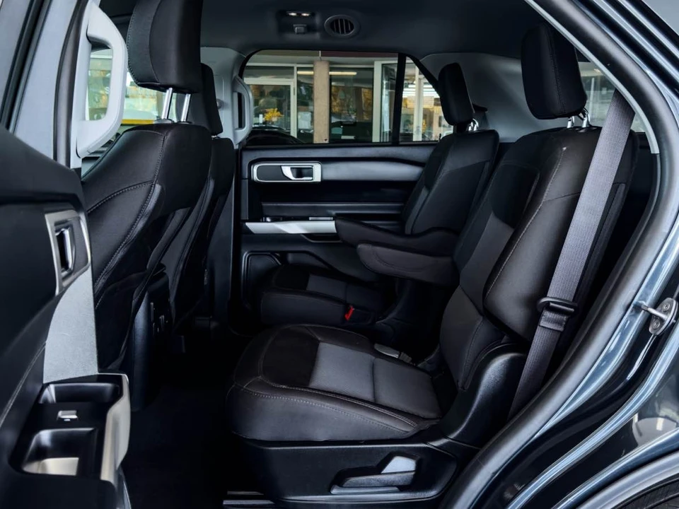2023 Ford Explorer 6th Gen - Image 29 of 31