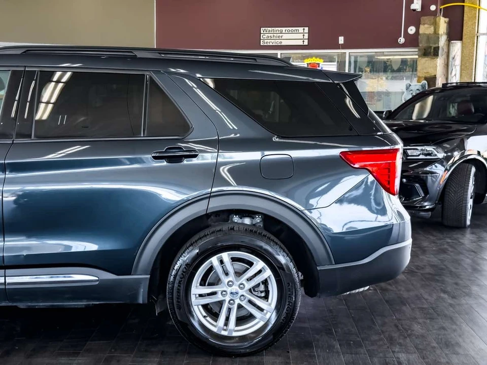 2023 Ford Explorer 6th Gen - Image 11 of 31