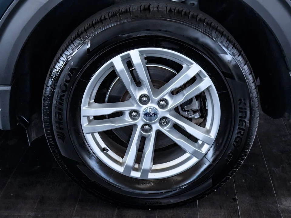 2023 Ford Explorer 6th Gen - Image 22 of 31