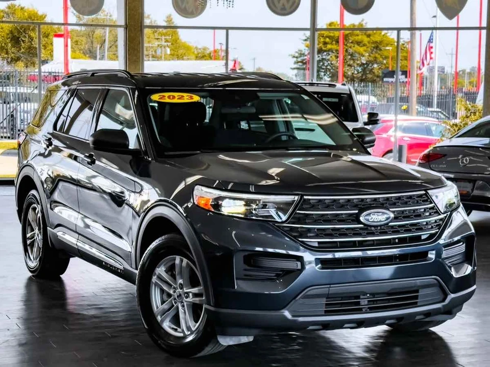 2023 Ford Explorer 6th Gen - Image 2 of 31