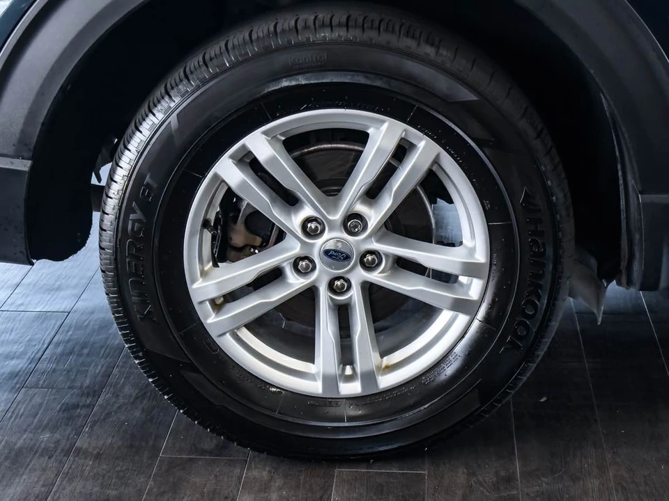 2023 Ford Explorer 6th Gen - Image 23 of 31
