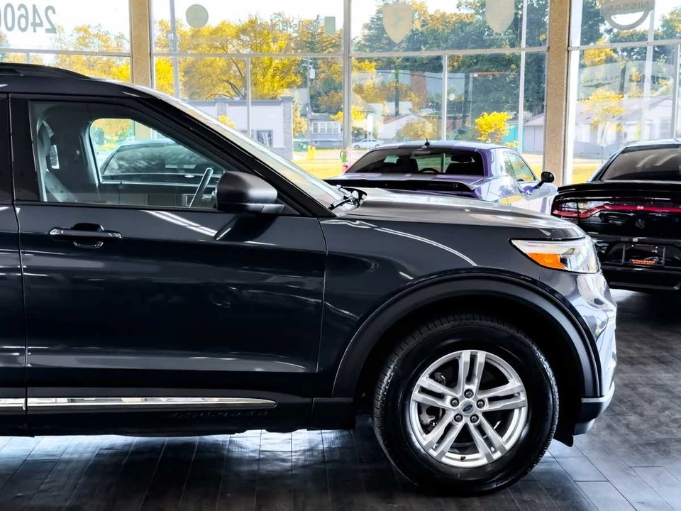2023 Ford Explorer 6th Gen - Image 19 of 21