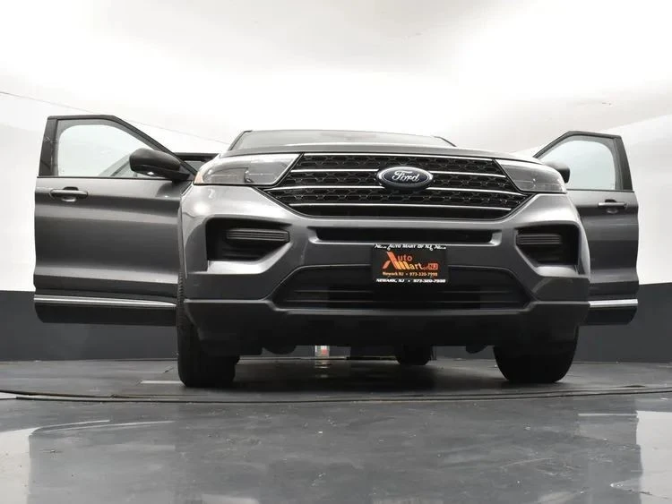2023 Ford Explorer 6th Gen - Image 11 of 12