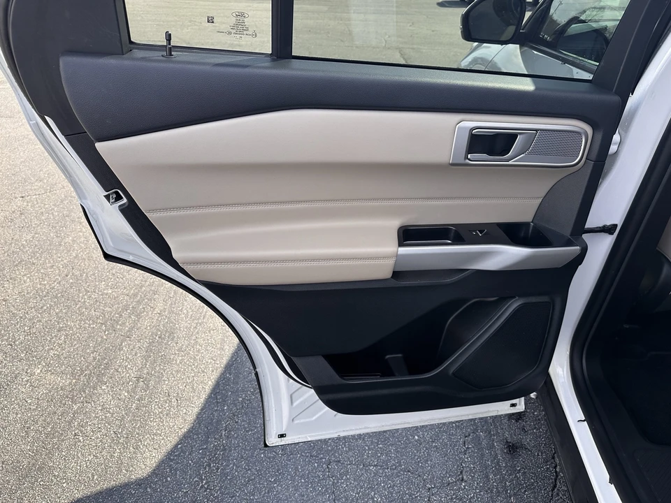2023 Ford Explorer 6th Gen - Image 11 of 31