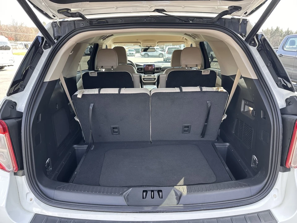 2023 Ford Explorer 6th Gen - Image 17 of 31