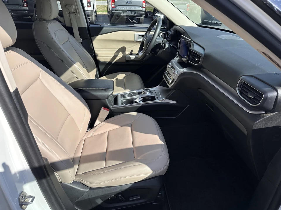 2023 Ford Explorer 6th Gen - Image 14 of 31