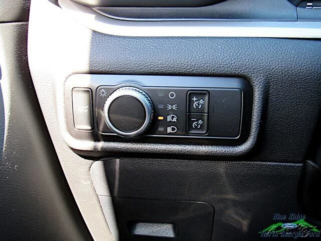2023 Ford Explorer 6th Gen - Image 21 of 24