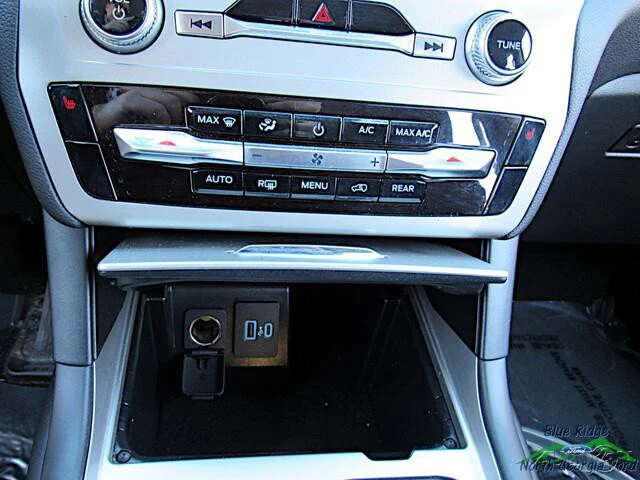 2023 Ford Explorer 6th Gen - Image 22 of 24