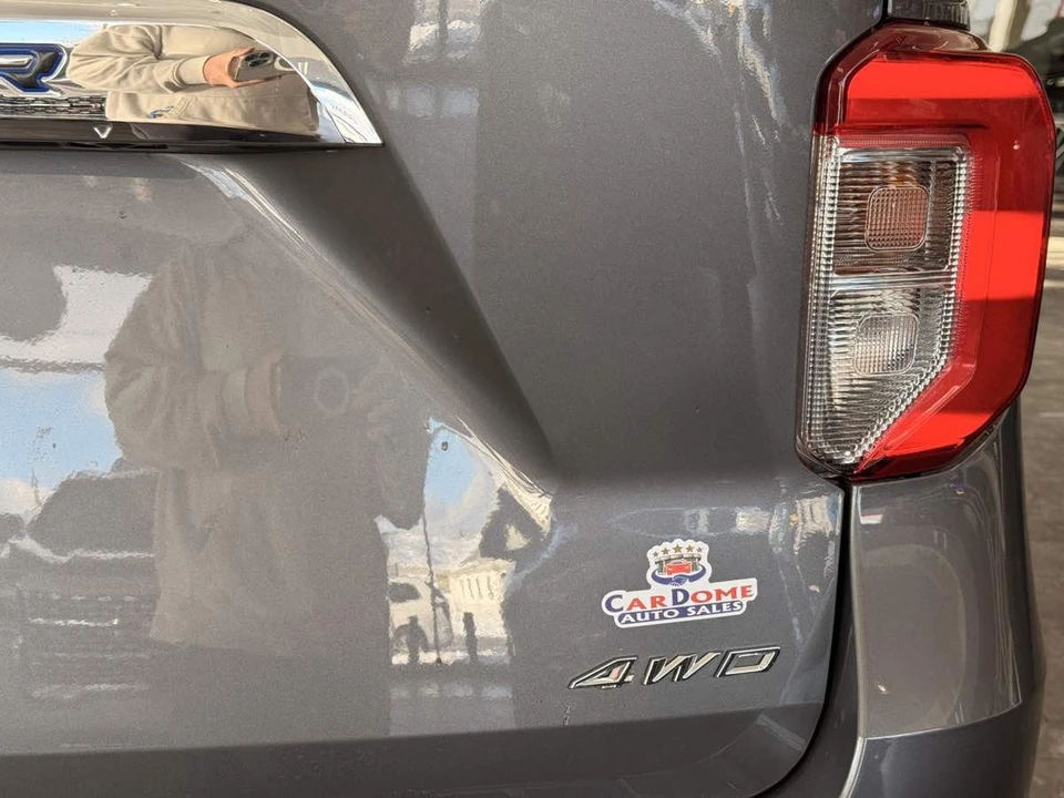 2023 Ford Explorer 6th Gen - Image 14 of 31